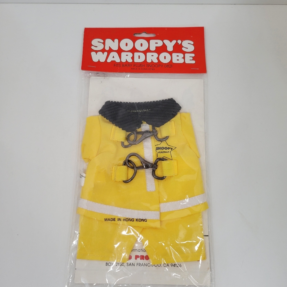Snoopy’s Wardrobe Fire Fighter Outfit 1958 Medium Plush Snoopy 0821 NEW Sealed